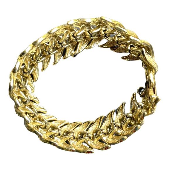 CORO Vintage Signed Goldtone Leaves Chain Link Bracelet 7" - Picture 3 of 6
